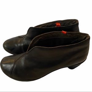 Camper Black Leather Ankle Bootie 39